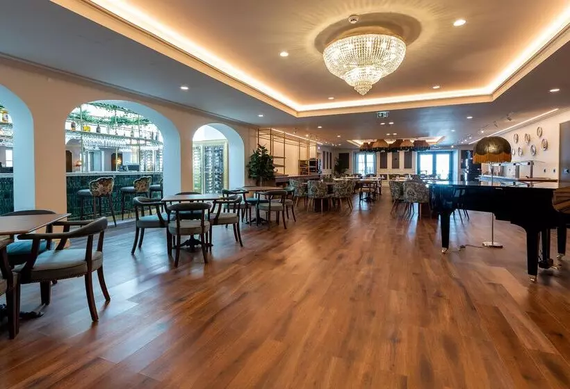 هتل Ap Dona Aninhas