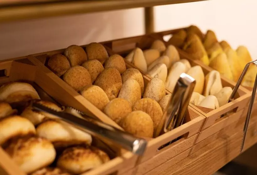 هتل Ap Dona Aninhas