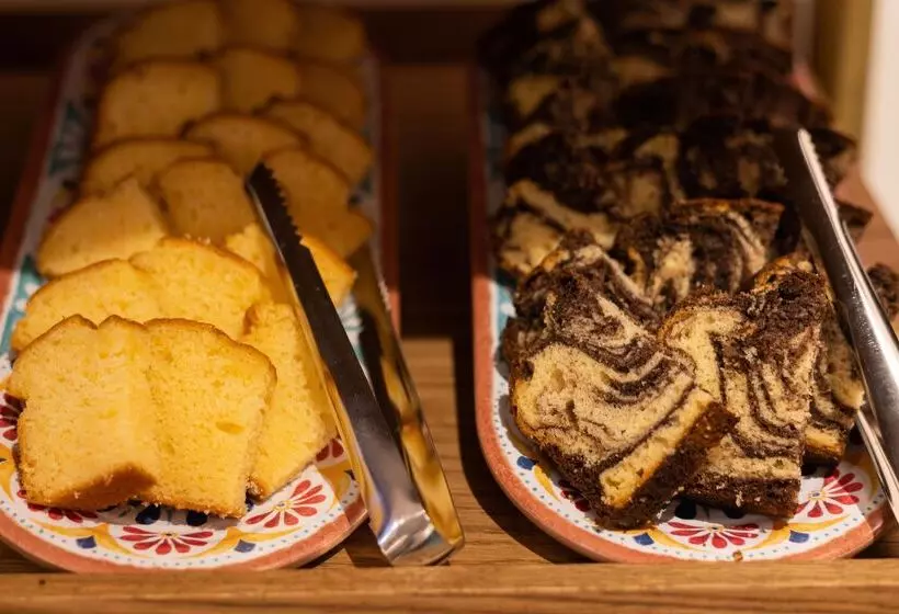 هتل Ap Dona Aninhas