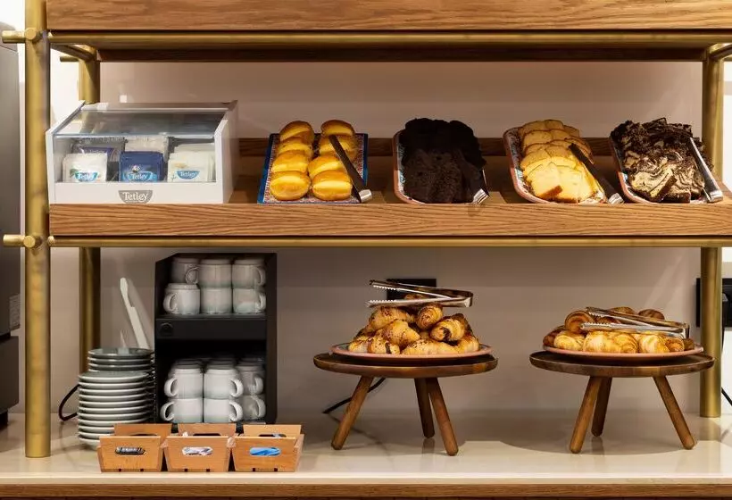 هتل Ap Dona Aninhas