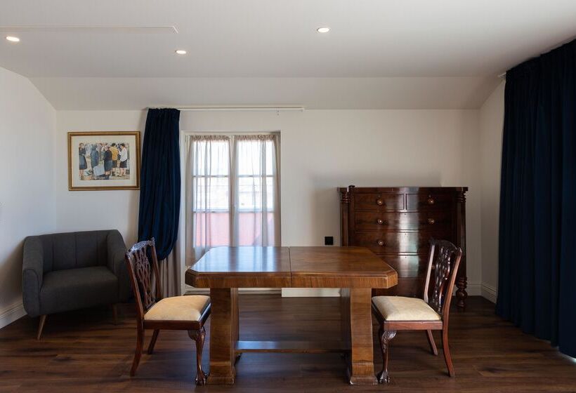 هتل Ap Dona Aninhas