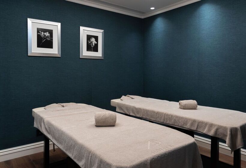 هتل Ap Dona Aninhas