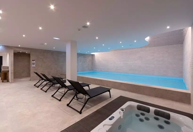 هتل Ap Dona Aninhas