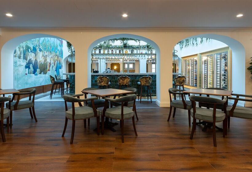 هتل Ap Dona Aninhas