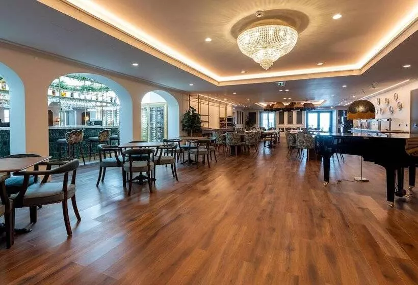 هتل Ap Dona Aninhas