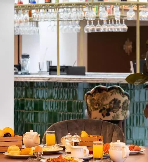 هتل Ap Dona Aninhas