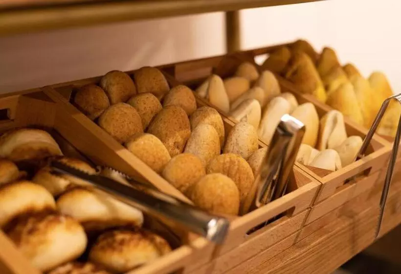 هتل Ap Dona Aninhas