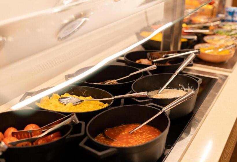 هتل Ap Dona Aninhas