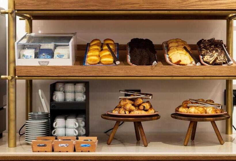 هتل Ap Dona Aninhas