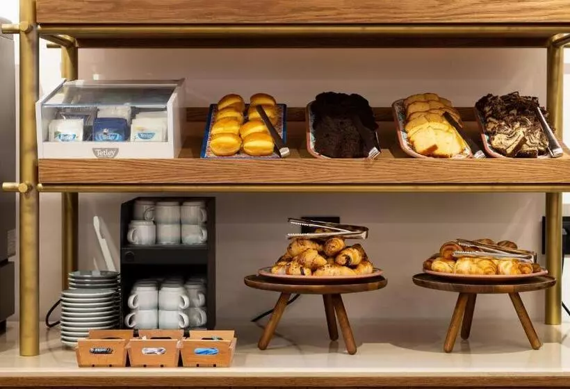 هتل Ap Dona Aninhas