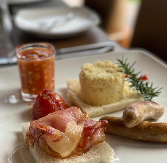 Отель La Casa Lindula