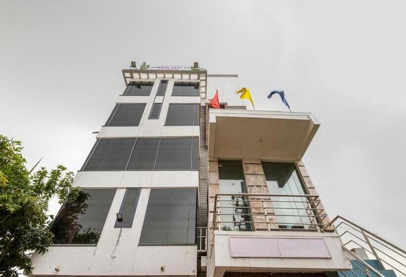 ホテル Sandalleaf Park