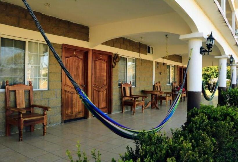 فندق Y Restaurante El Texano