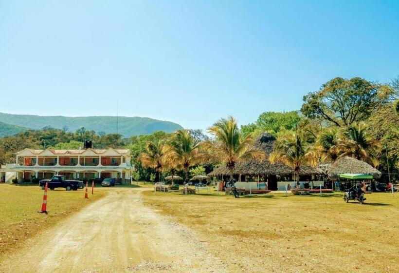 فندق Y Restaurante El Texano