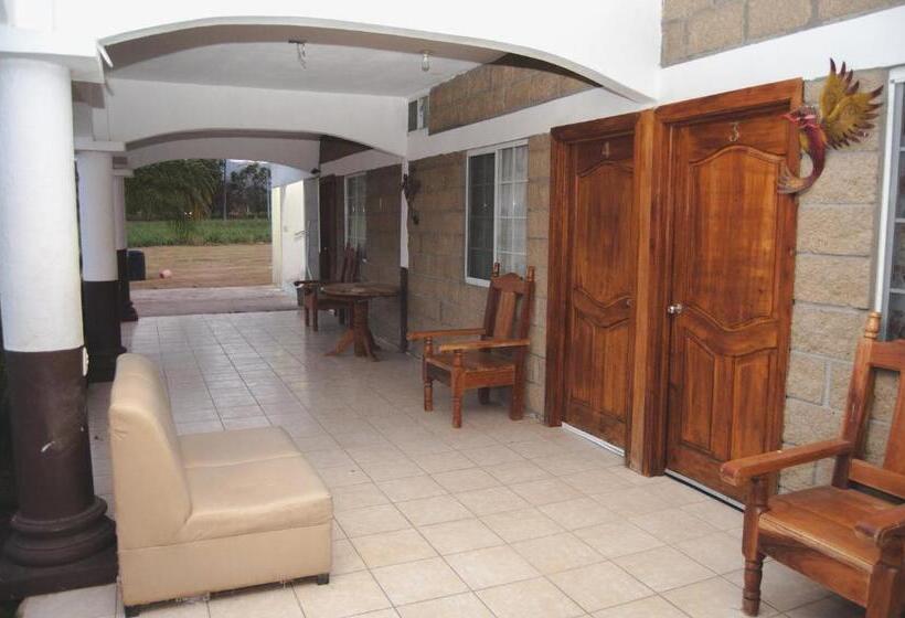 فندق Y Restaurante El Texano