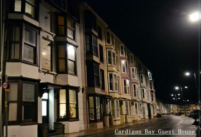 膳宿费 Cardigan Bay