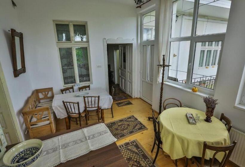 پانسیون Casa Júlia