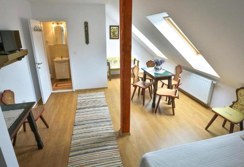 پانسیون Casa Júlia