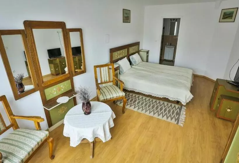 ペンション Casa Júlia