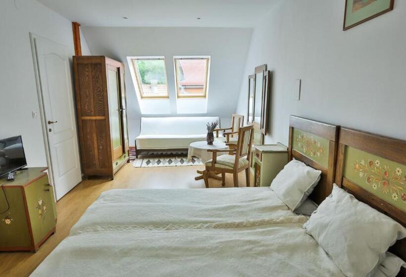 پانسیون Casa Júlia