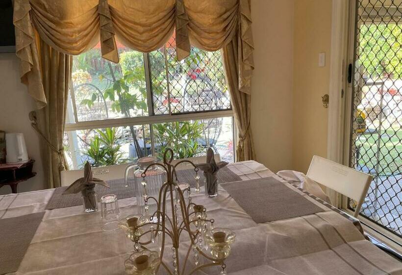 بنسيون Theme Parks Amituofo Homestay