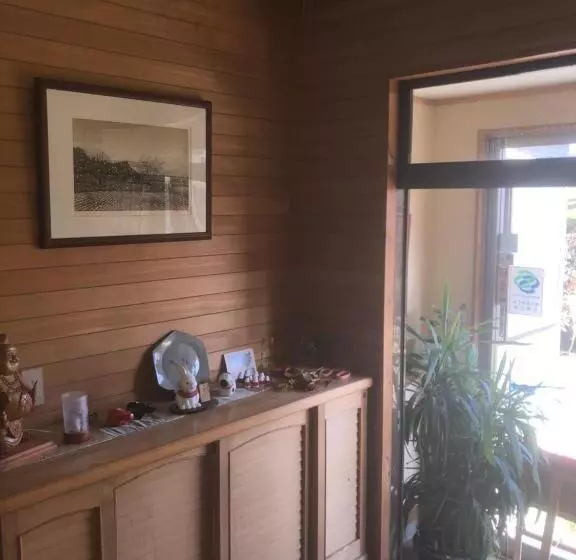 ペンション 民宿とまとハウスtomato House