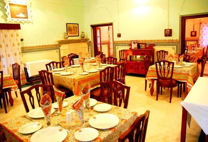 Kurort Bijay Niwas Palace