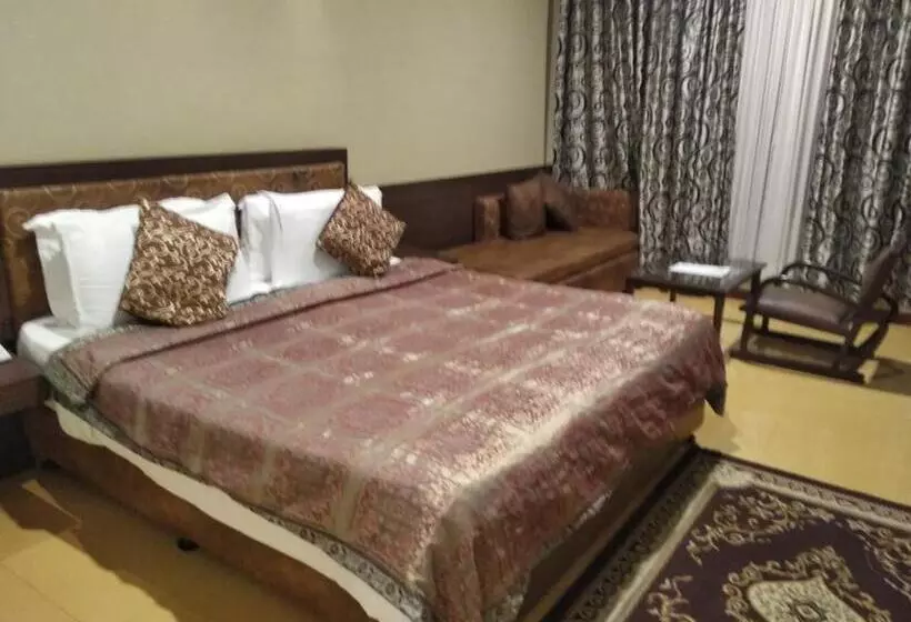 Shilpi Hill Resort