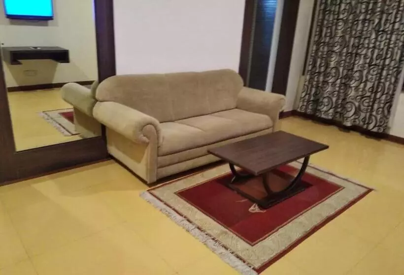 Shilpi Hill Resort