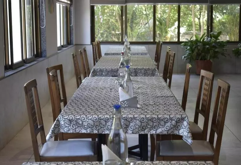 Shilpi Hill Resort