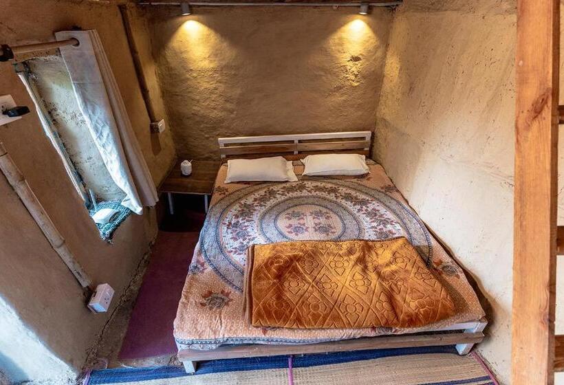 Vista Hostel Jeolikote, Nainital