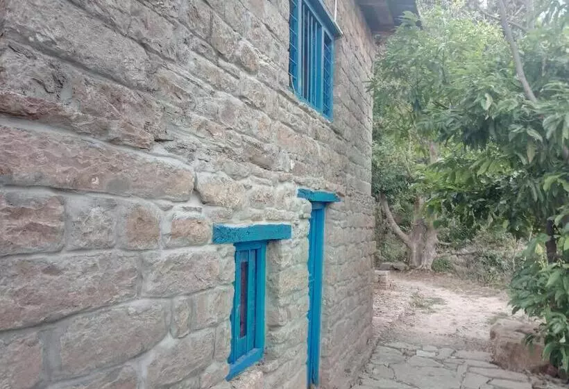 Vista Hostel Jeolikote, Nainital