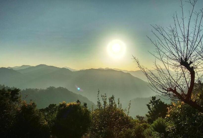 Vista Hostel Jeolikote, Nainital