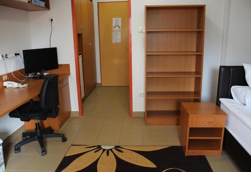 Auguszta Hotel és Diákszálló