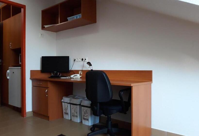 Auguszta Hotel és Diákszálló