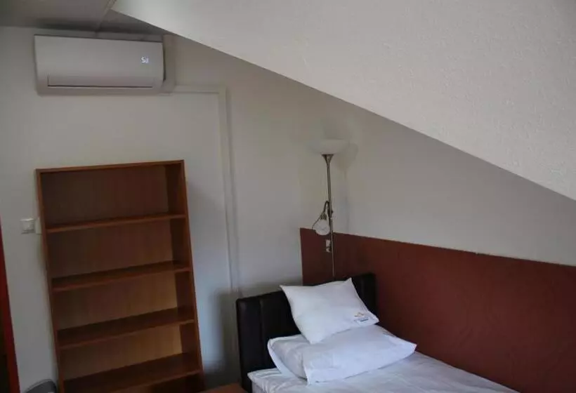 Auguszta Hotel és Diákszálló