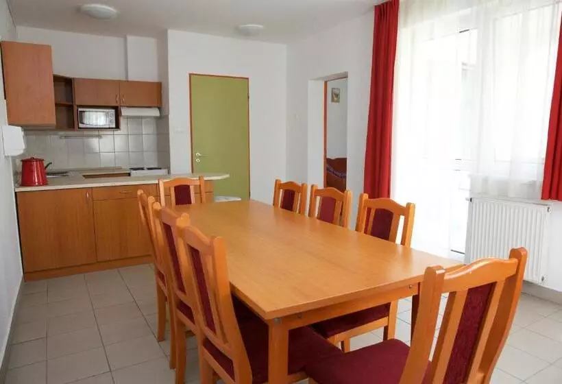 Auguszta Hotel és Diákszálló