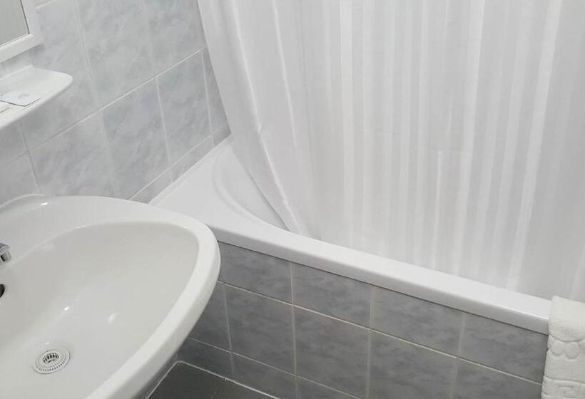 Auguszta Hotel és Diákszálló