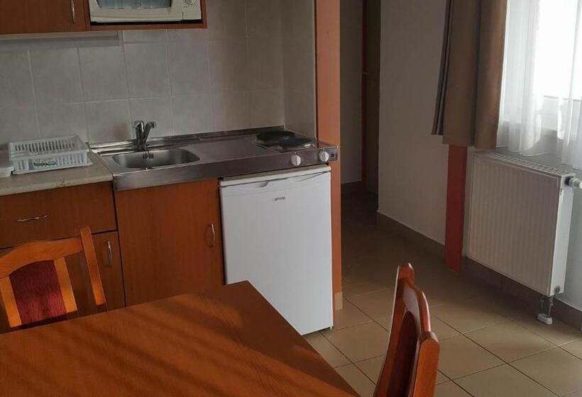 Auguszta Hotel és Diákszálló