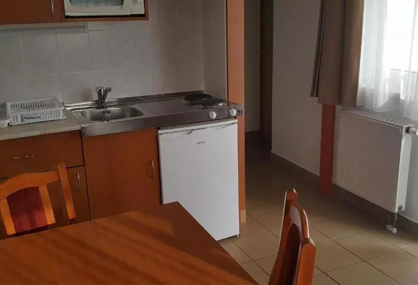 Auguszta Hotel és Diákszálló