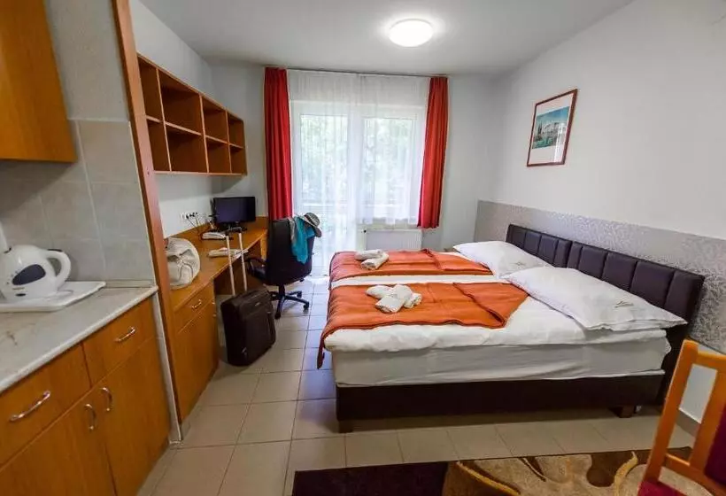 Auguszta Hotel és Diákszálló