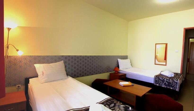 Auguszta Hotel és Diákszálló