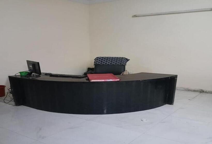 هتل Spot On 83214 Raj Guest House