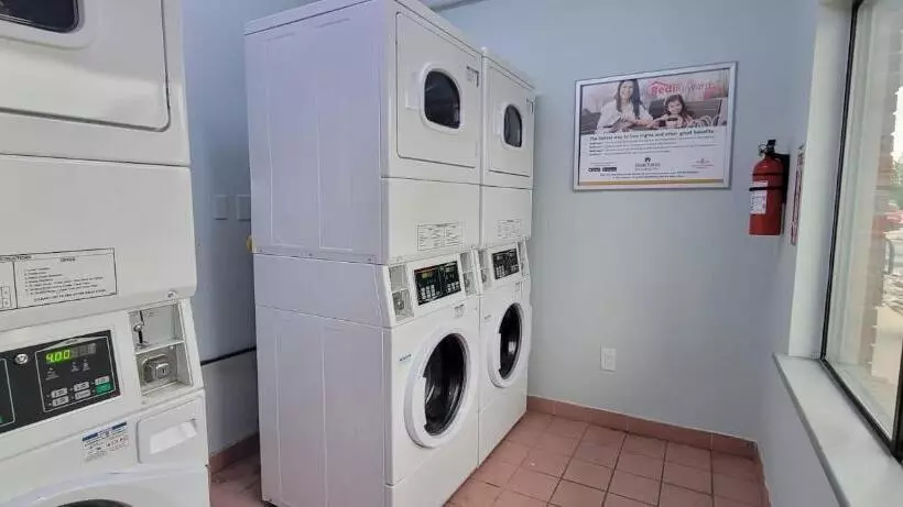 Motelli Hometowne Studios By Red Roof Egg Harbor Atlantic City Airport