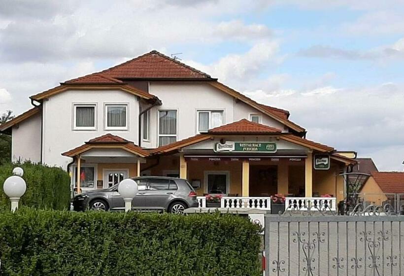 膳宿费 Penzion Pohoda, Nepřístupné V Pracovním Oděvu