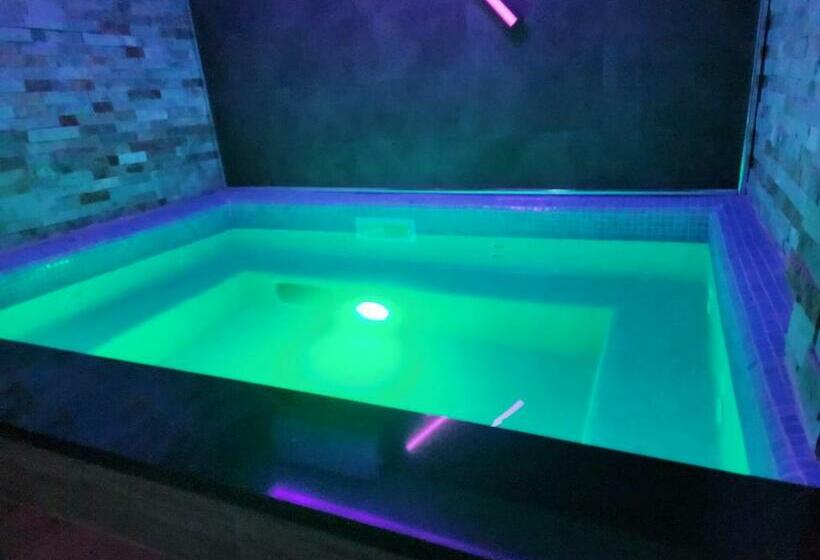 Отель Exclusive Spot