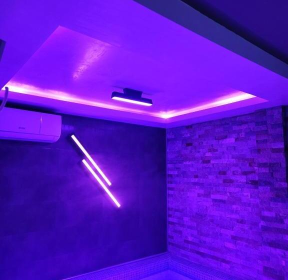 Отель Exclusive Spot