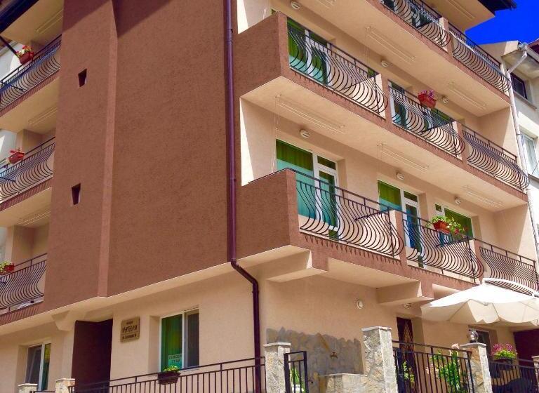 بنسيون Guest House Natali