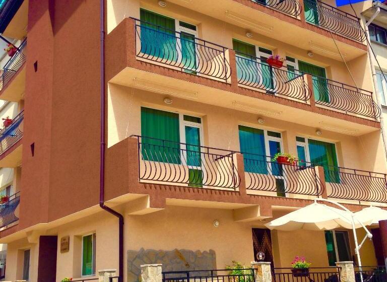 بنسيون Guest House Natali