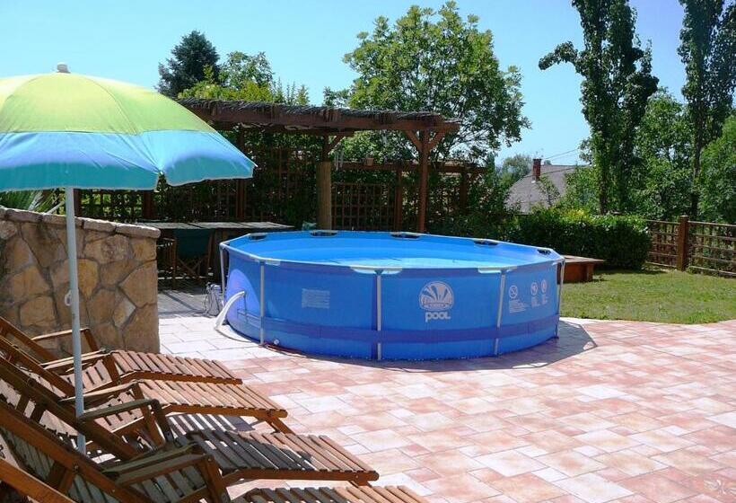 Пансион Nyugalom Szigete Vendégház Szigliget